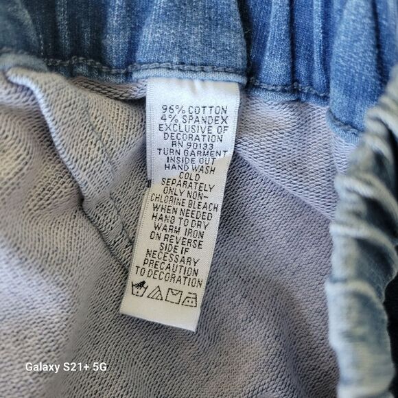 Quacker Factory denim elastic waist capris womens size medium - Picture 6 of 6